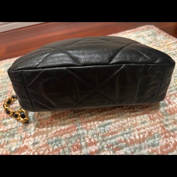 Chanel 19 Small Goatskin - Picture 7 of 10